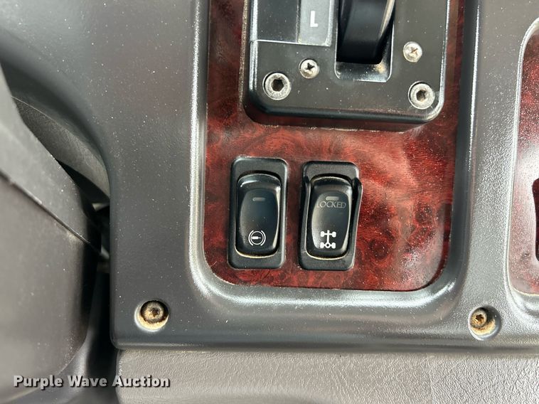 image for item NR9280 2018 Freightliner M2 shuttle bus