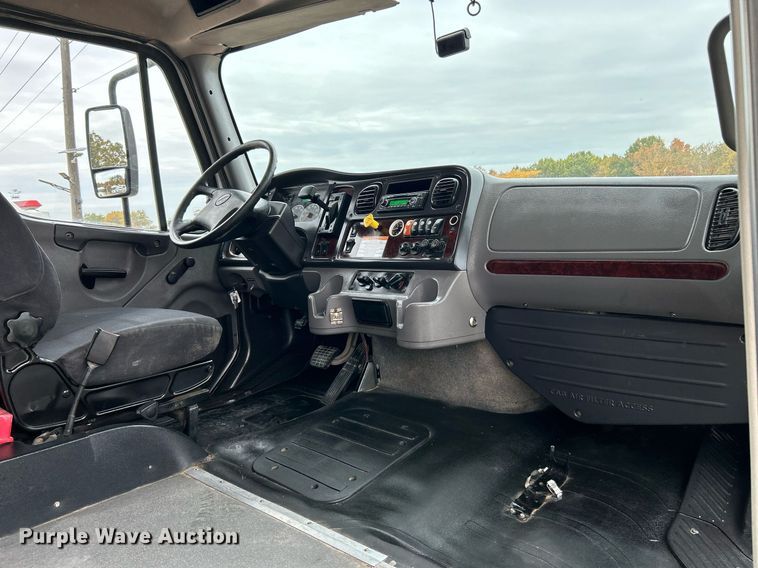 image for item NR9280 2018 Freightliner M2 shuttle bus