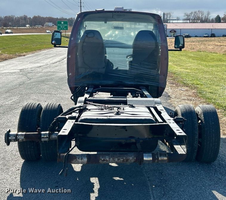 image for item NR9452 2003 Ford E450 Super Duty van cab and chassis