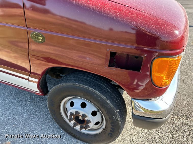 image for item NR9452 2003 Ford E450 Super Duty van cab and chassis