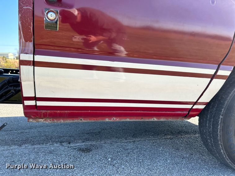 image for item NR9452 2003 Ford E450 Super Duty van cab and chassis