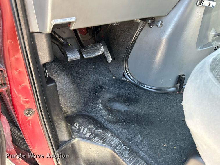 image for item NR9452 2003 Ford E450 Super Duty van cab and chassis