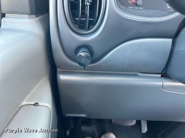 image for item NR9452 2003 Ford E450 Super Duty van cab and chassis