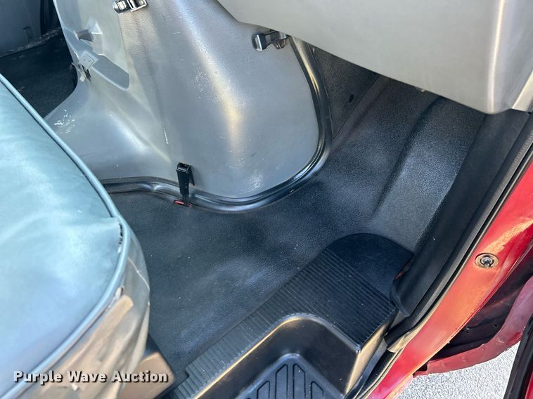 image for item NR9452 2003 Ford E450 Super Duty van cab and chassis