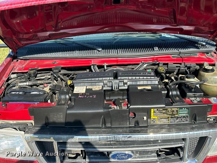 image for item NR9452 2003 Ford E450 Super Duty van cab and chassis