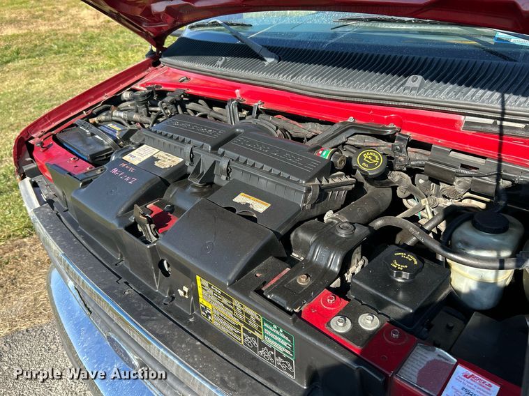 image for item NR9452 2003 Ford E450 Super Duty van cab and chassis