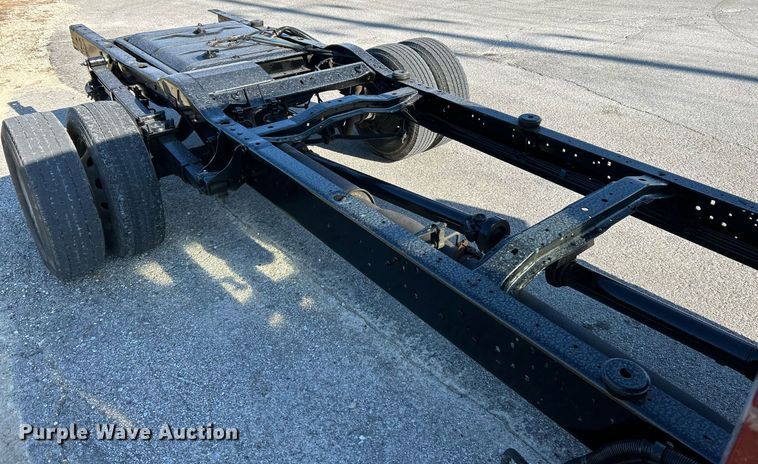 image for item NR9452 2003 Ford E450 Super Duty van cab and chassis