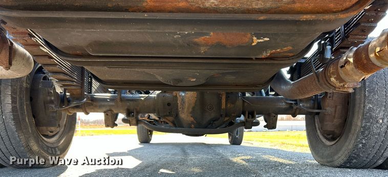 image for item NR9452 2003 Ford E450 Super Duty van cab and chassis