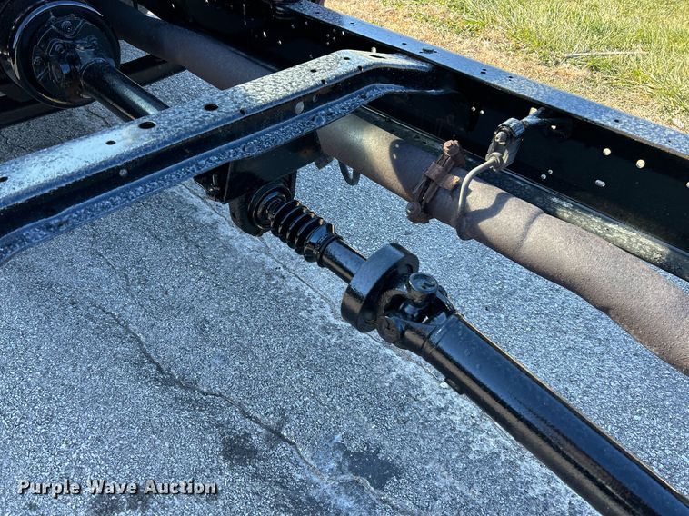 image for item NR9452 2003 Ford E450 Super Duty van cab and chassis