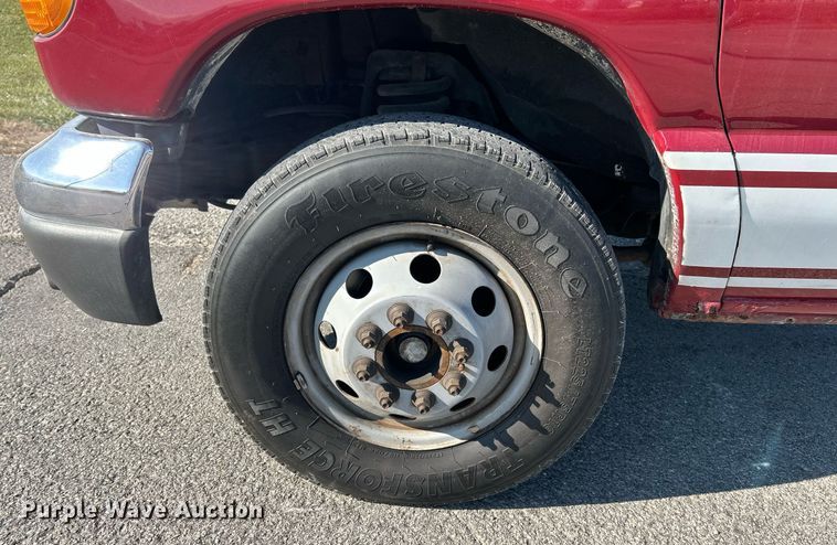 image for item NR9452 2003 Ford E450 Super Duty van cab and chassis