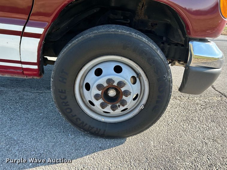 image for item NR9452 2003 Ford E450 Super Duty van cab and chassis