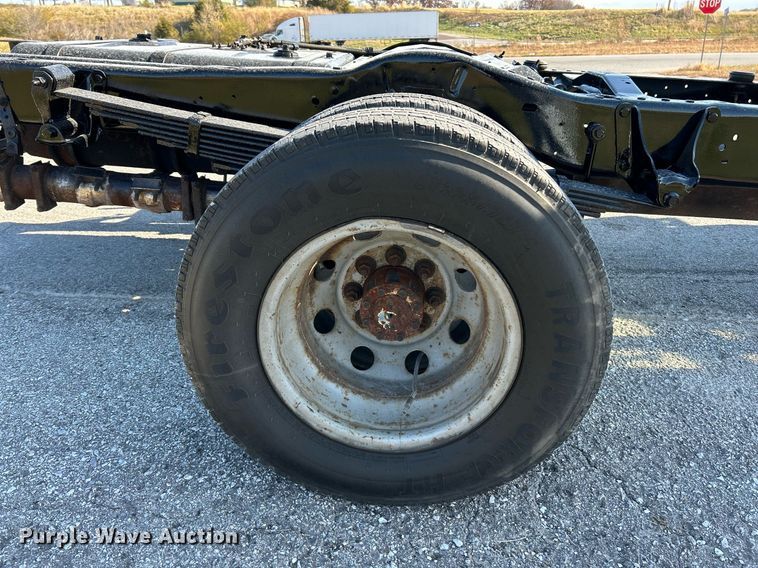 image for item NR9452 2003 Ford E450 Super Duty van cab and chassis