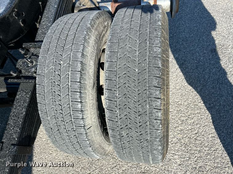 image for item NR9452 2003 Ford E450 Super Duty van cab and chassis