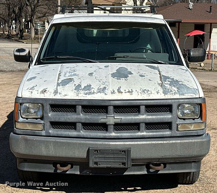 image for item NU9341 1991 Chevrolet  C1500 pickup truck