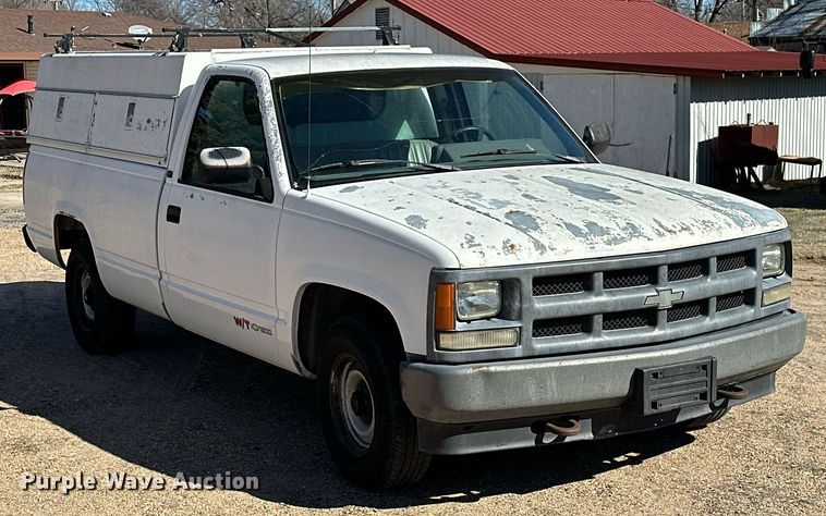 image for item NU9341 1991 Chevrolet  C1500 pickup truck