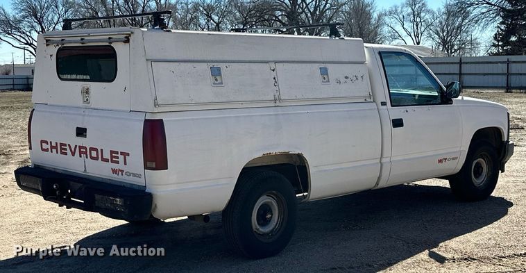 image for item NU9341 1991 Chevrolet  C1500 pickup truck