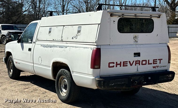 image for item NU9341 1991 Chevrolet  C1500 pickup truck