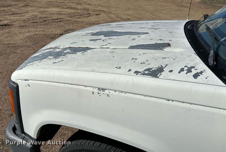 image for item NU9341 1991 Chevrolet  C1500 pickup truck