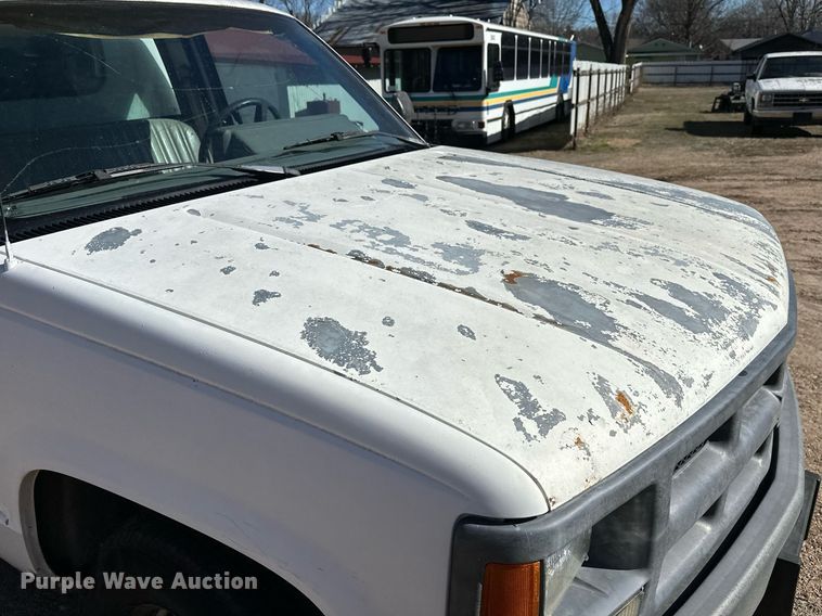 image for item NU9341 1991 Chevrolet  C1500 pickup truck