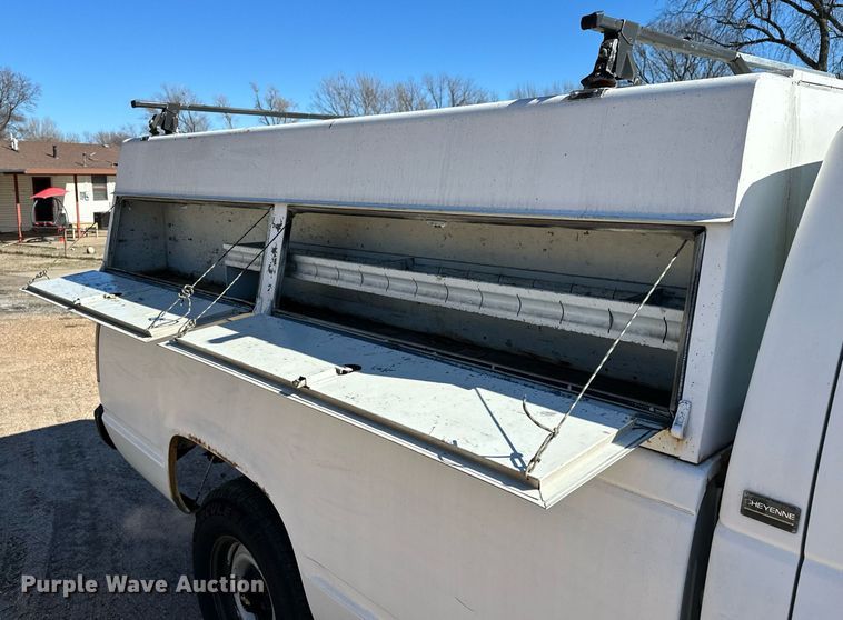 image for item NU9341 1991 Chevrolet  C1500 pickup truck