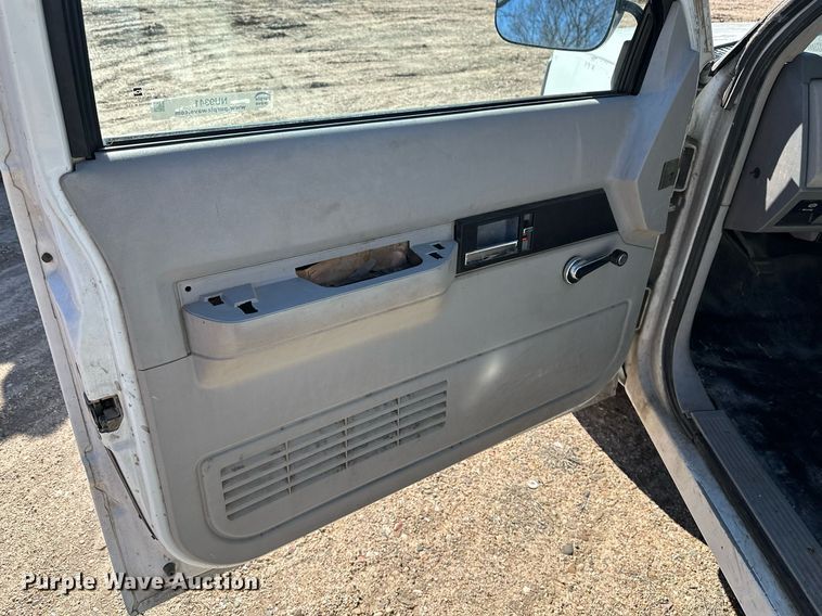 image for item NU9341 1991 Chevrolet  C1500 pickup truck