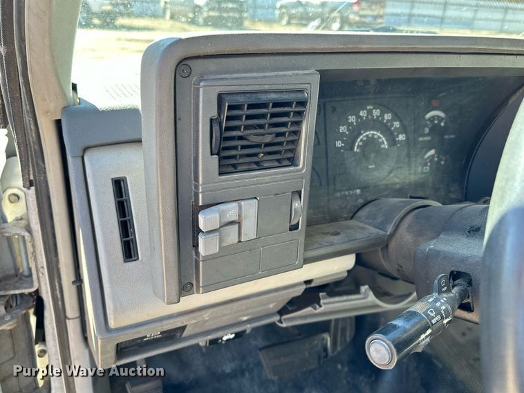 image for item NU9341 1991 Chevrolet  C1500 pickup truck