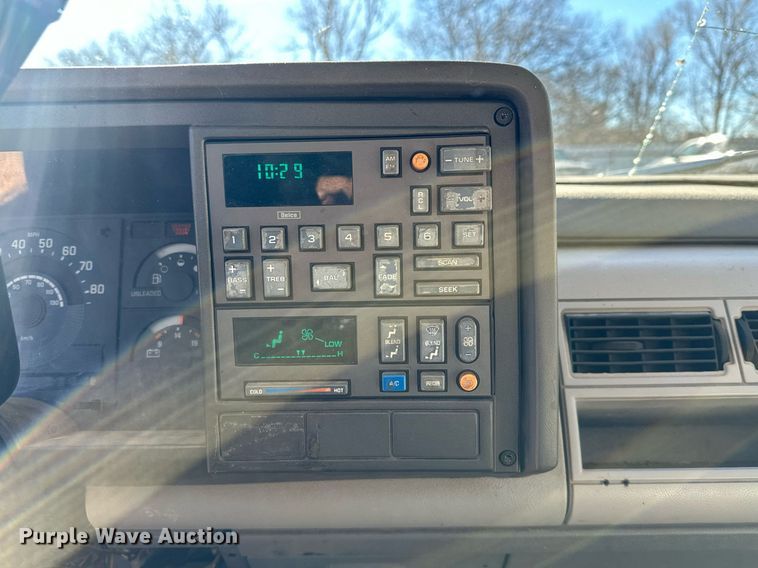 image for item NU9341 1991 Chevrolet  C1500 pickup truck