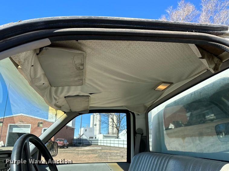 image for item NU9341 1991 Chevrolet  C1500 pickup truck