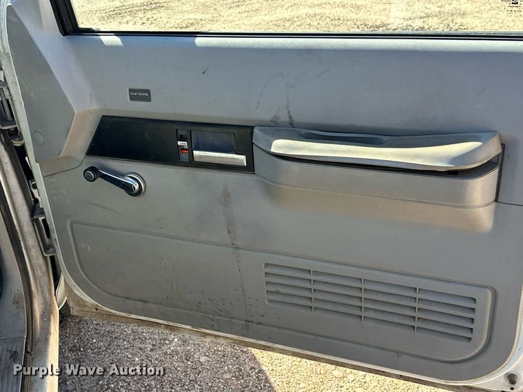 image for item NU9341 1991 Chevrolet  C1500 pickup truck