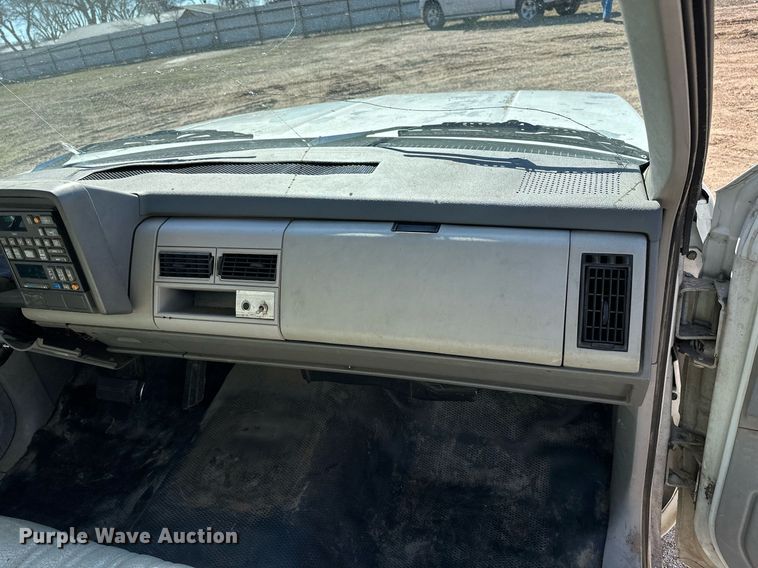 image for item NU9341 1991 Chevrolet  C1500 pickup truck