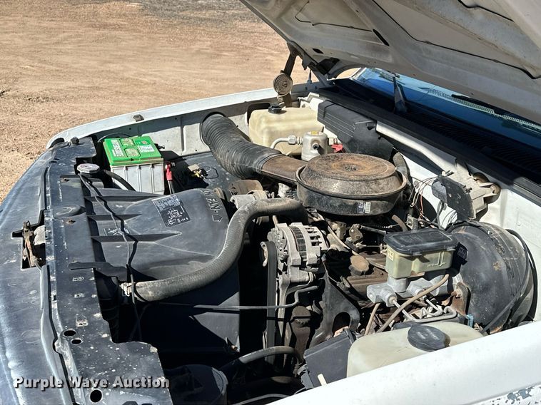 image for item NU9341 1991 Chevrolet  C1500 pickup truck