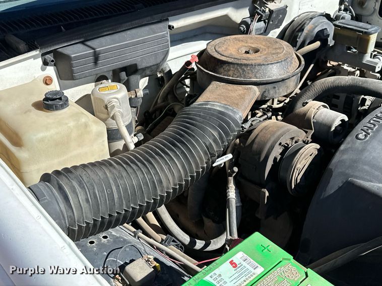 image for item NU9341 1991 Chevrolet  C1500 pickup truck