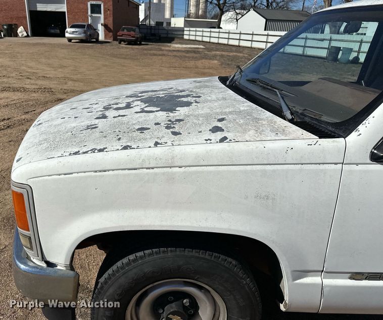 image for item NU9342 1991 Chevrolet  C2500 pickup truck