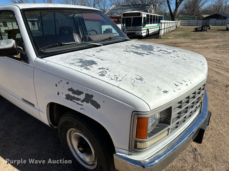 image for item NU9342 1991 Chevrolet  C2500 pickup truck