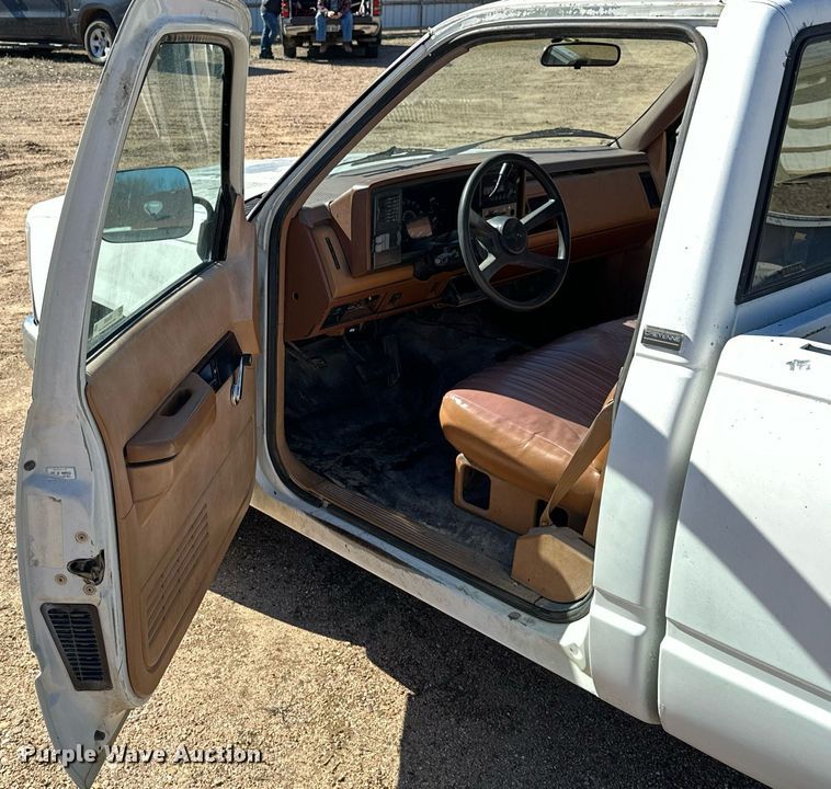 image for item NU9342 1991 Chevrolet  C2500 pickup truck