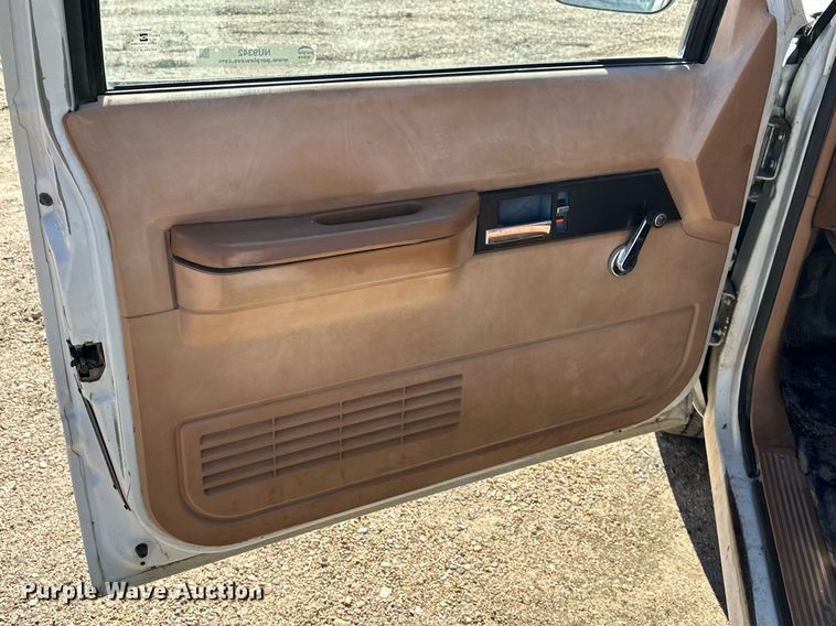 image for item NU9342 1991 Chevrolet  C2500 pickup truck