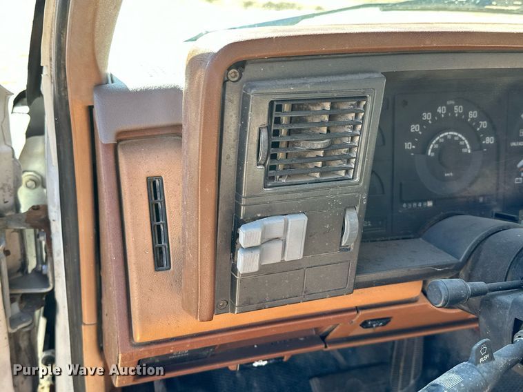 image for item NU9342 1991 Chevrolet  C2500 pickup truck