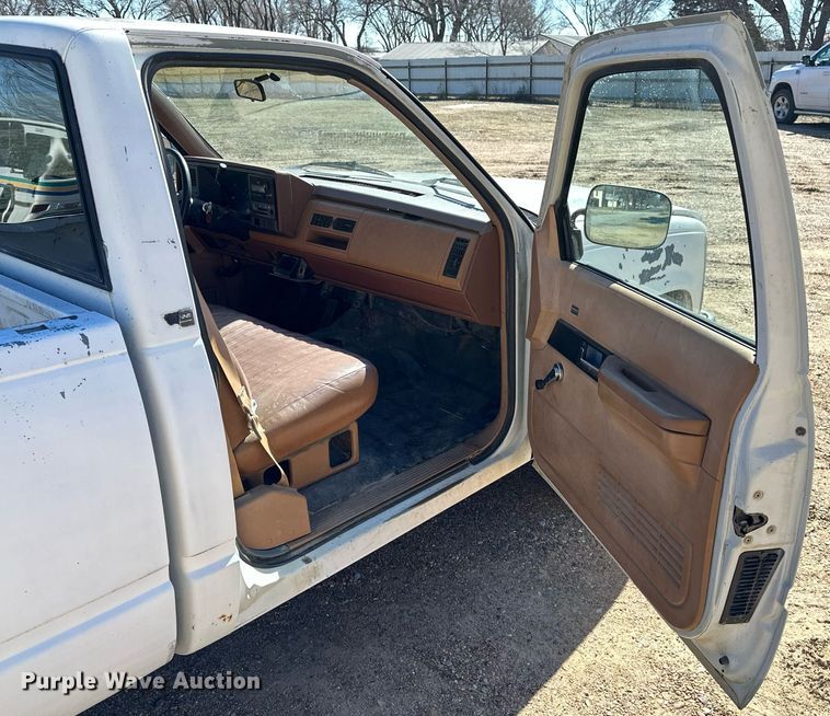 image for item NU9342 1991 Chevrolet  C2500 pickup truck