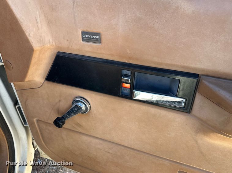 image for item NU9342 1991 Chevrolet  C2500 pickup truck