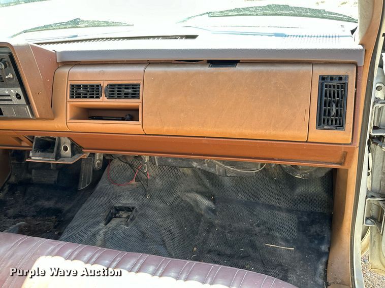 image for item NU9342 1991 Chevrolet  C2500 pickup truck