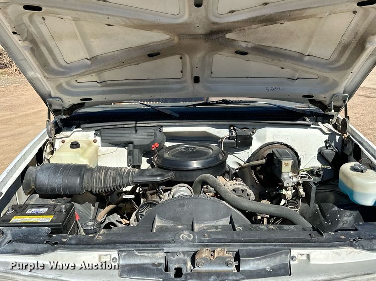 image for item NU9342 1991 Chevrolet  C2500 pickup truck