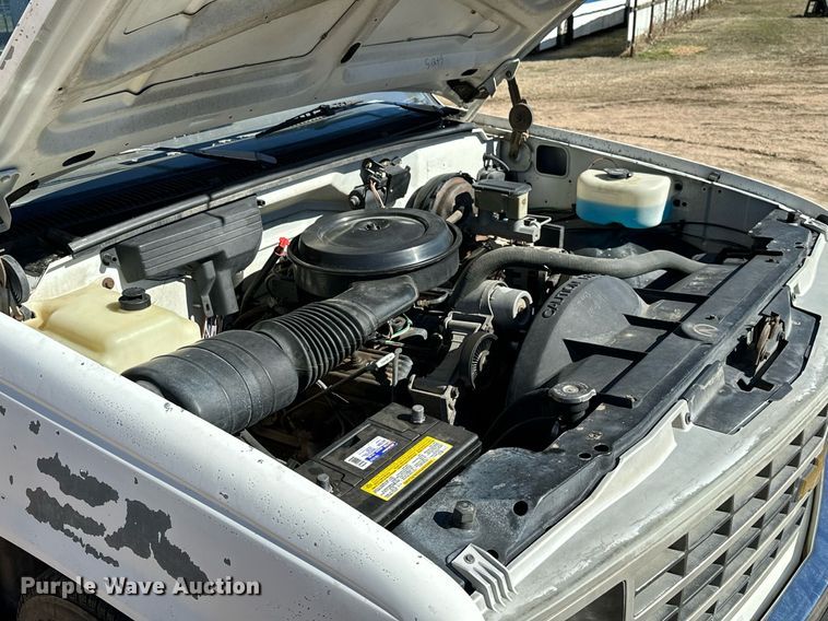 image for item NU9342 1991 Chevrolet  C2500 pickup truck