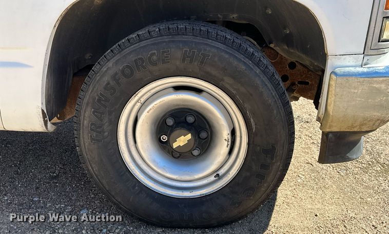 image for item NU9342 1991 Chevrolet  C2500 pickup truck