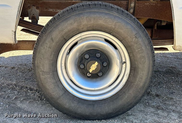 image for item NU9342 1991 Chevrolet  C2500 pickup truck