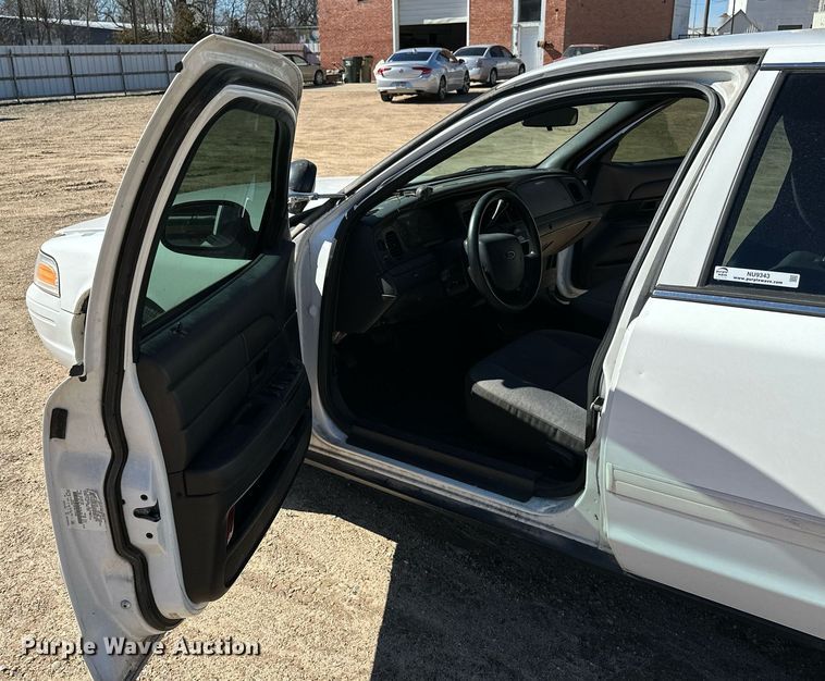 image for item NU9343 2011 Ford Crown Victoria Police Interceptor 