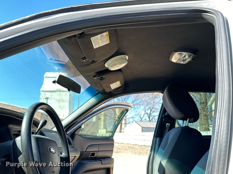 image for item NU9343 2011 Ford Crown Victoria Police Interceptor 