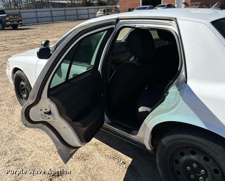 image for item NU9343 2011 Ford Crown Victoria Police Interceptor 