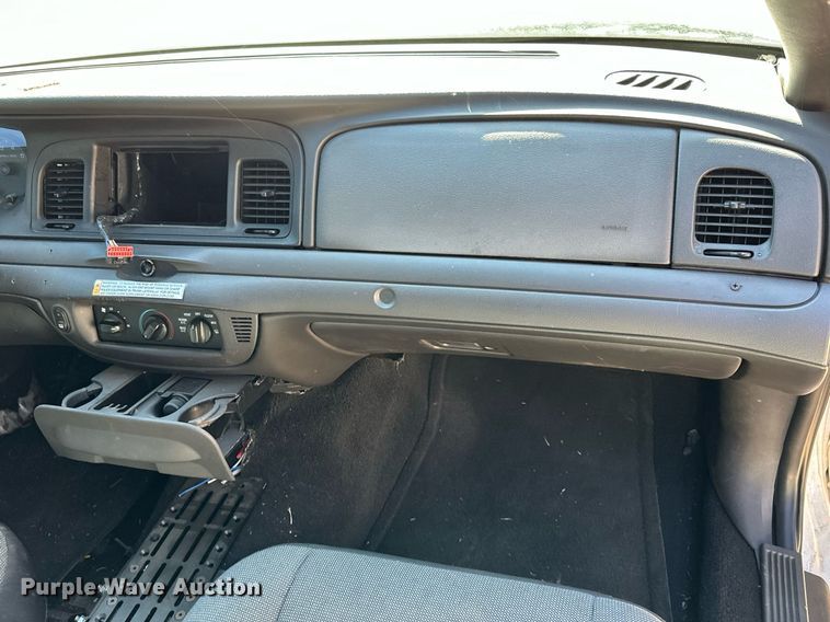 image for item NU9343 2011 Ford Crown Victoria Police Interceptor 