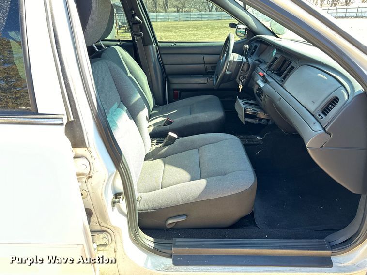 image for item NU9343 2011 Ford Crown Victoria Police Interceptor 