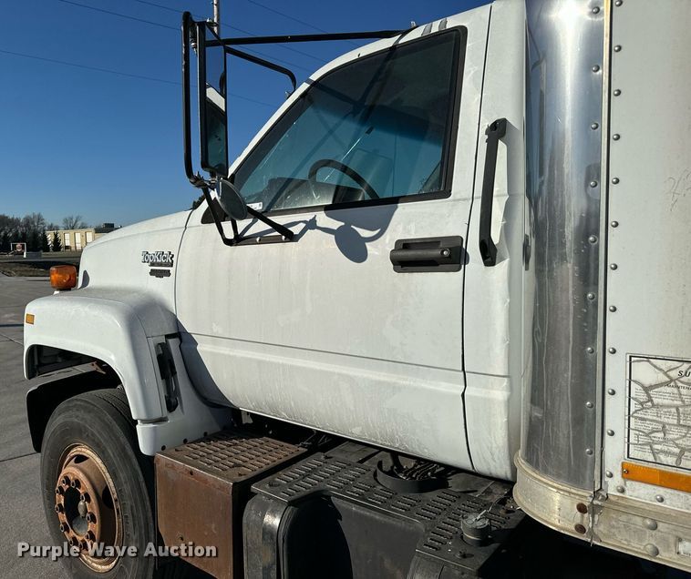 image for item NU9416 1996 GMC TopKick box truck